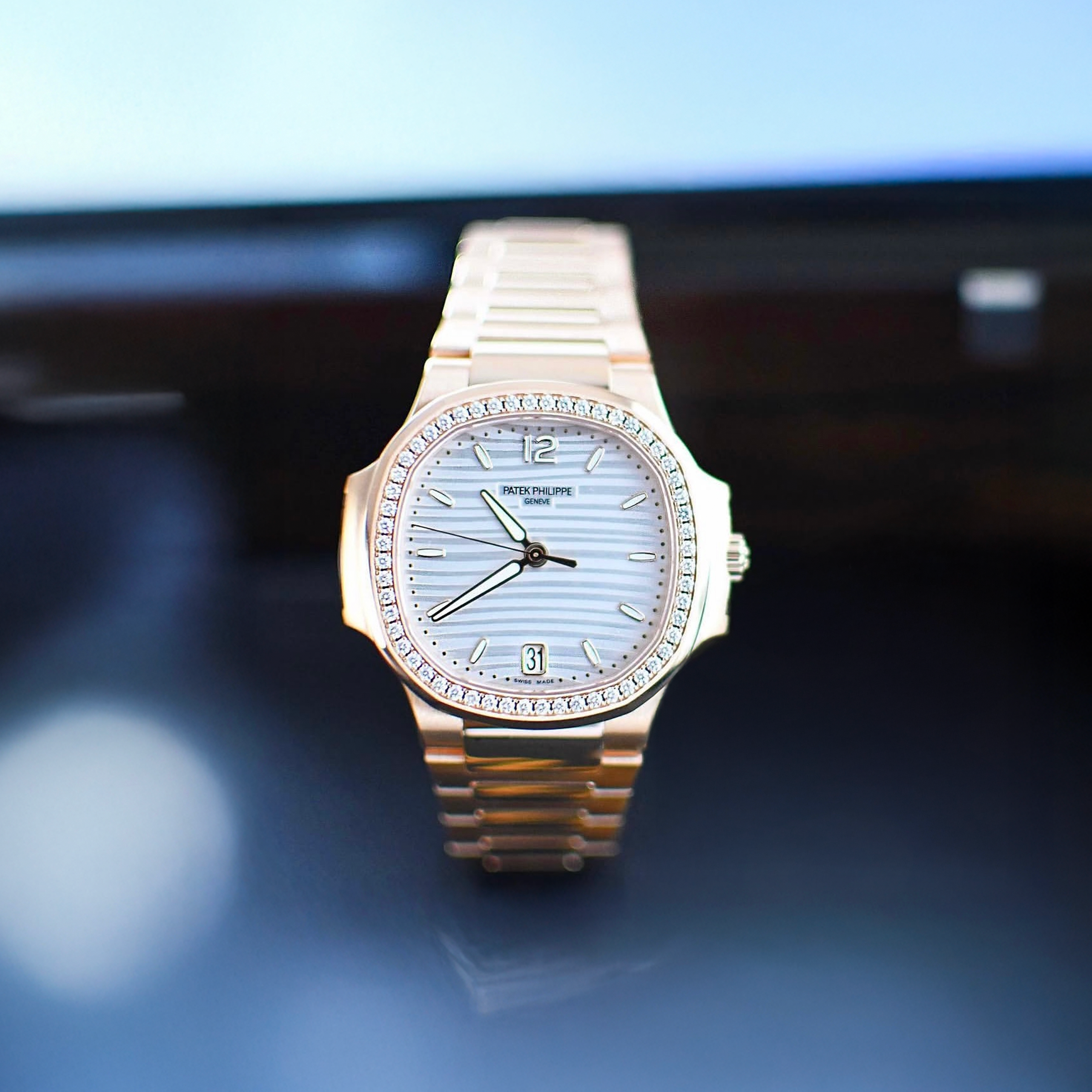 Patek Philippe Nautilus 7118/1200R-001 'Silver/White' Dial