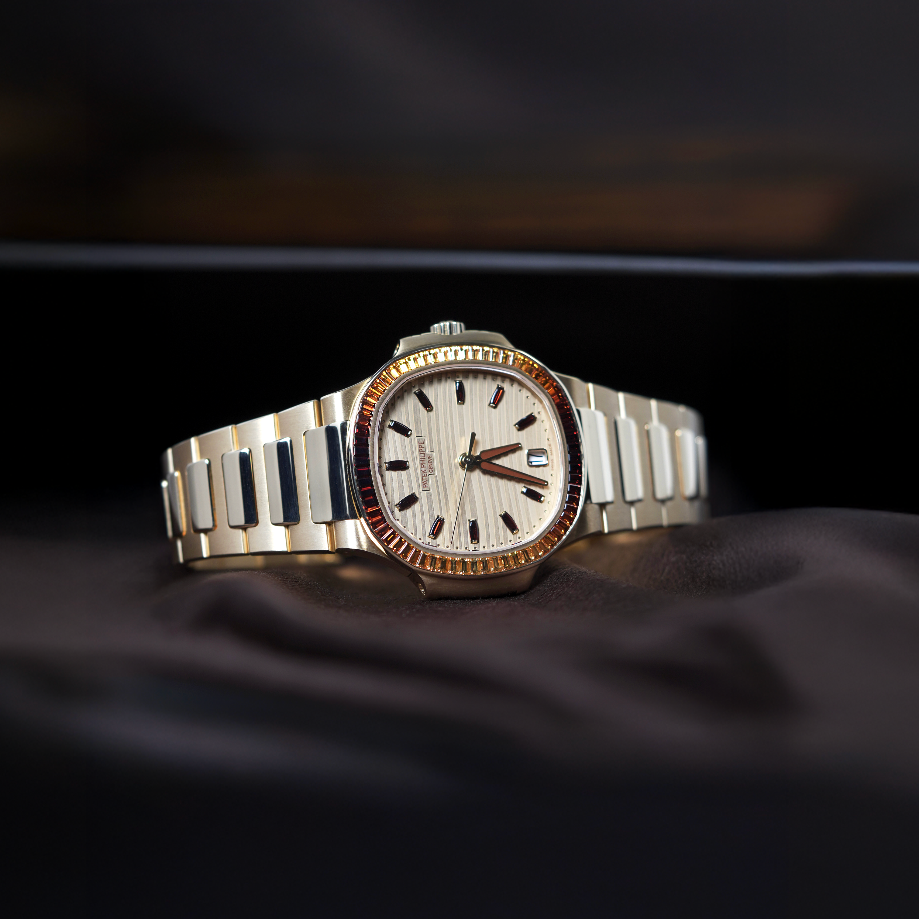 Patek Philippe Nautilus 7118/1300R-001 Gem-Set