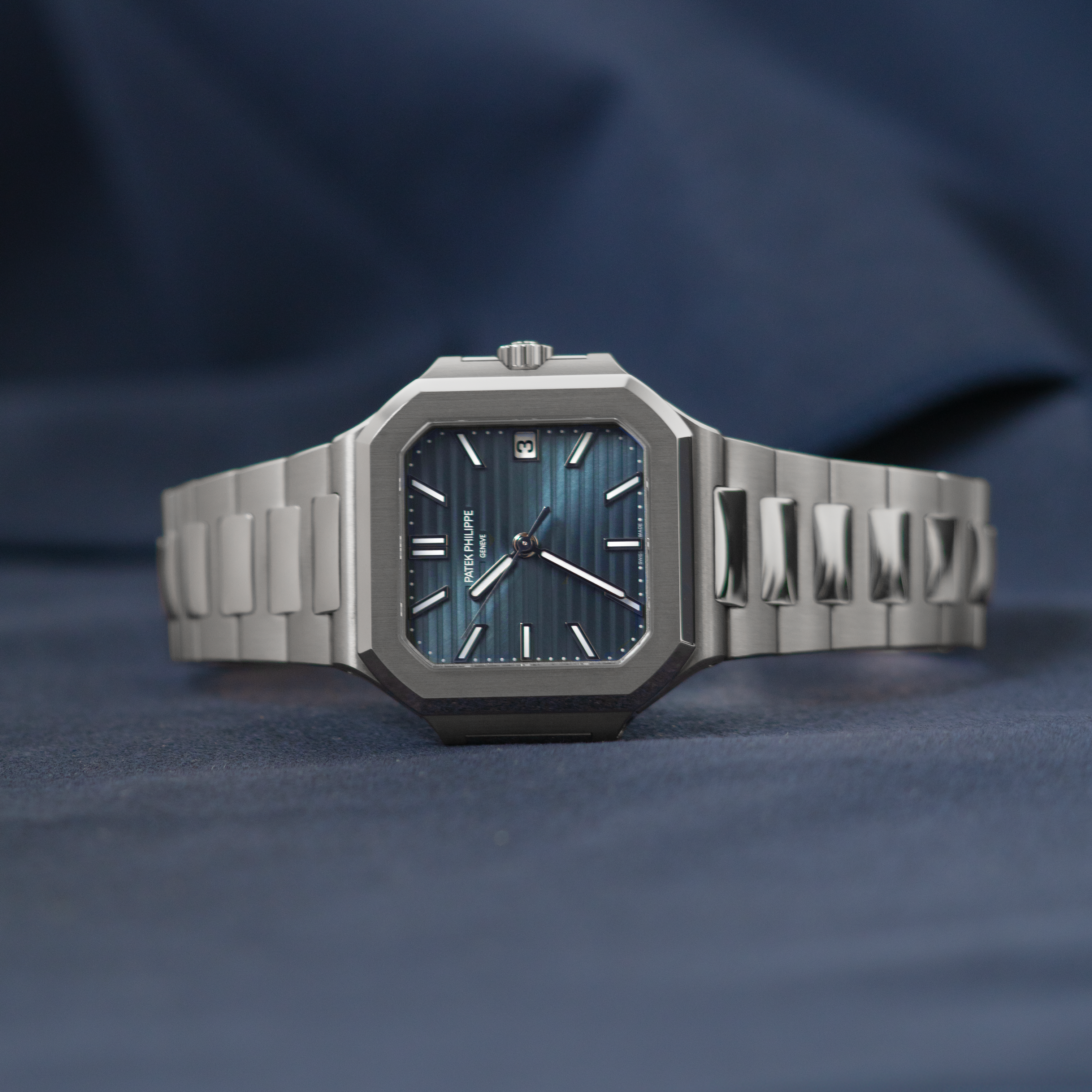 Patek Philippe Cubitus 7128/1G-001 'Blue-Gray' Dial