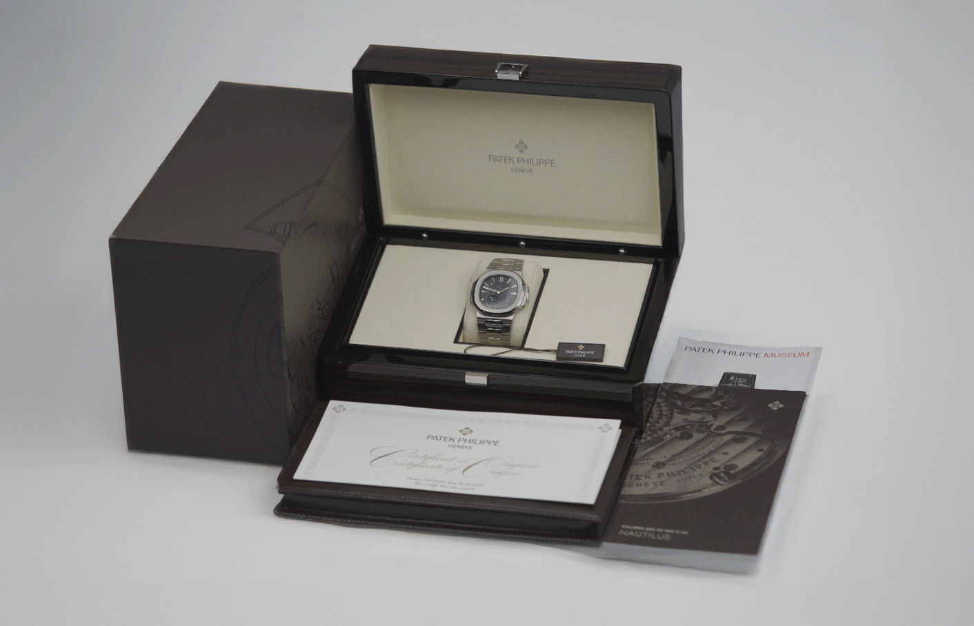 Patek Philippe Nautilus 5712/1A-001 Moonphase
