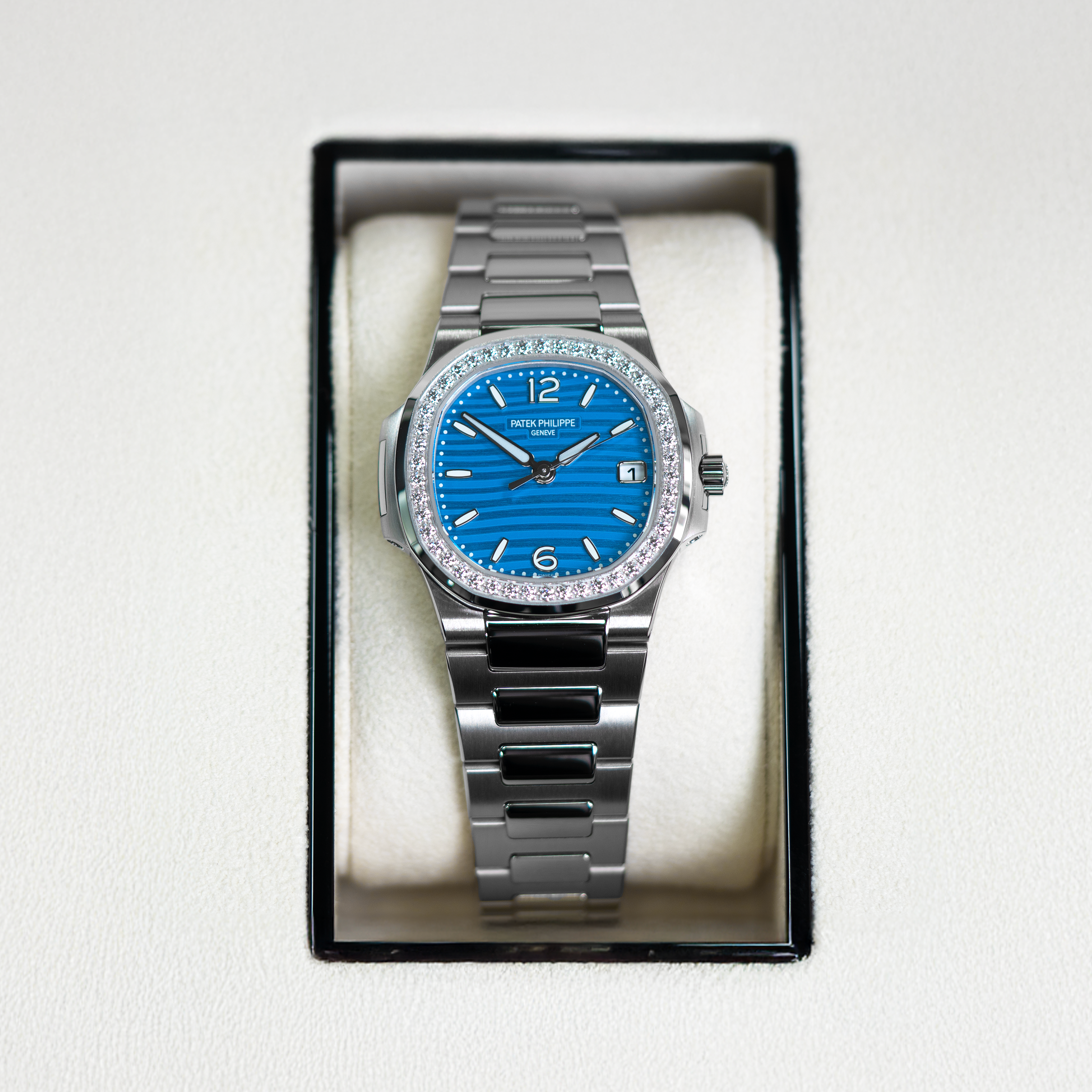 Patek Philippe Nautilus 7010/1G-013 'Azure Blue' Dial