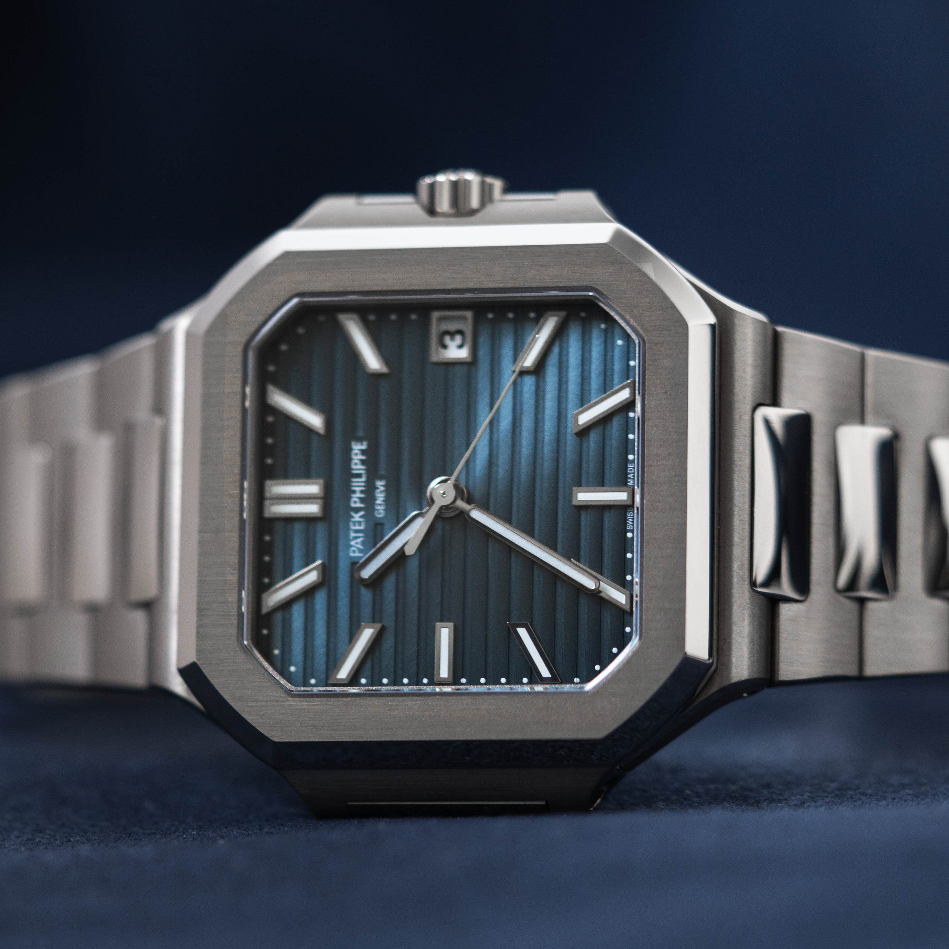 Patek Philippe Cubitus 7128/1G-001 'Blue-Gray' Dial