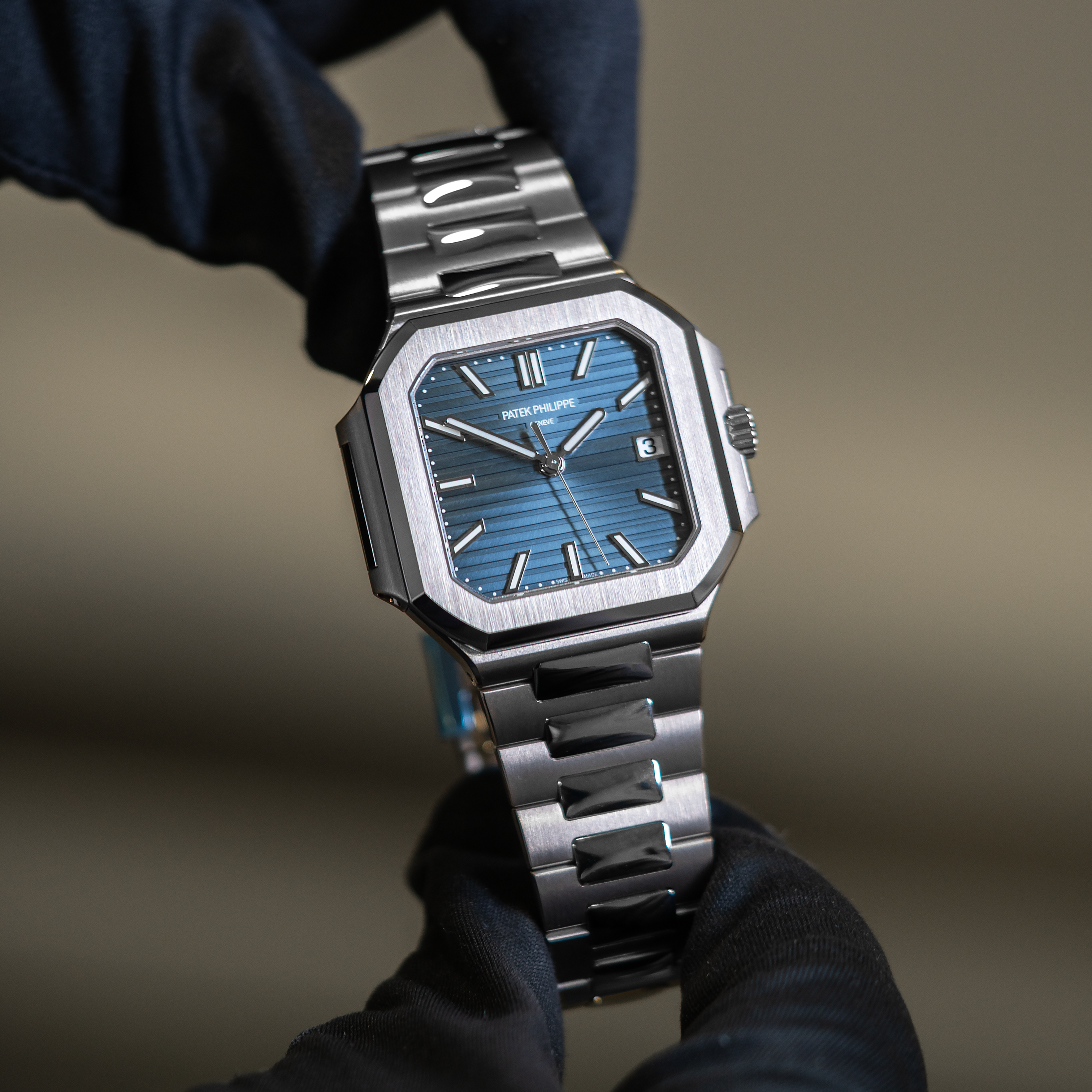 Patek Philippe Cubitus 7128/1G-001 'Blue-Gray' Dial