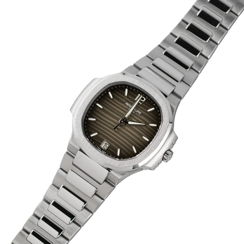 Patek Philippe Nautilus 7118/1A-011 Gray Opaline 35.2mm